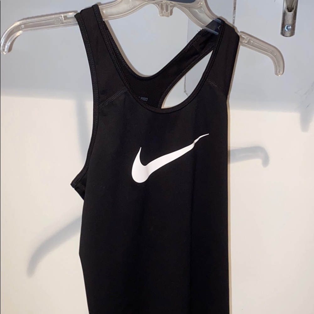 black nike tank top
